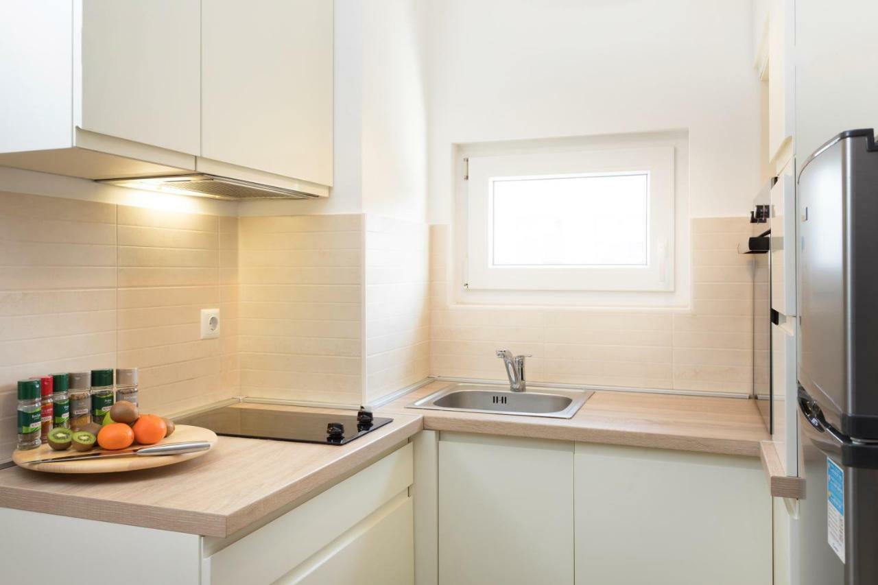 Apartment Cute And Sunny In With Balcony & Free Parking