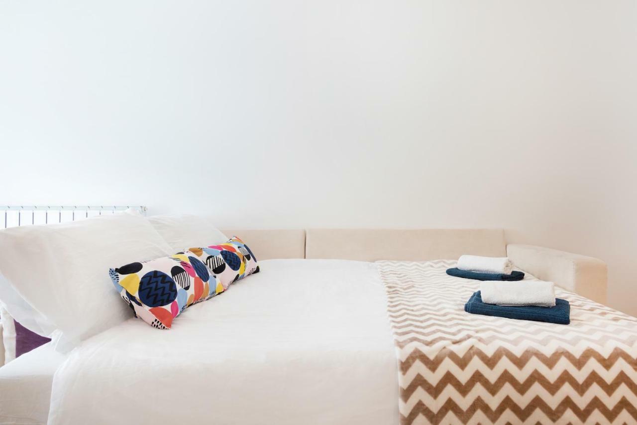 Cute And Sunny In With Balcony & Free Parking