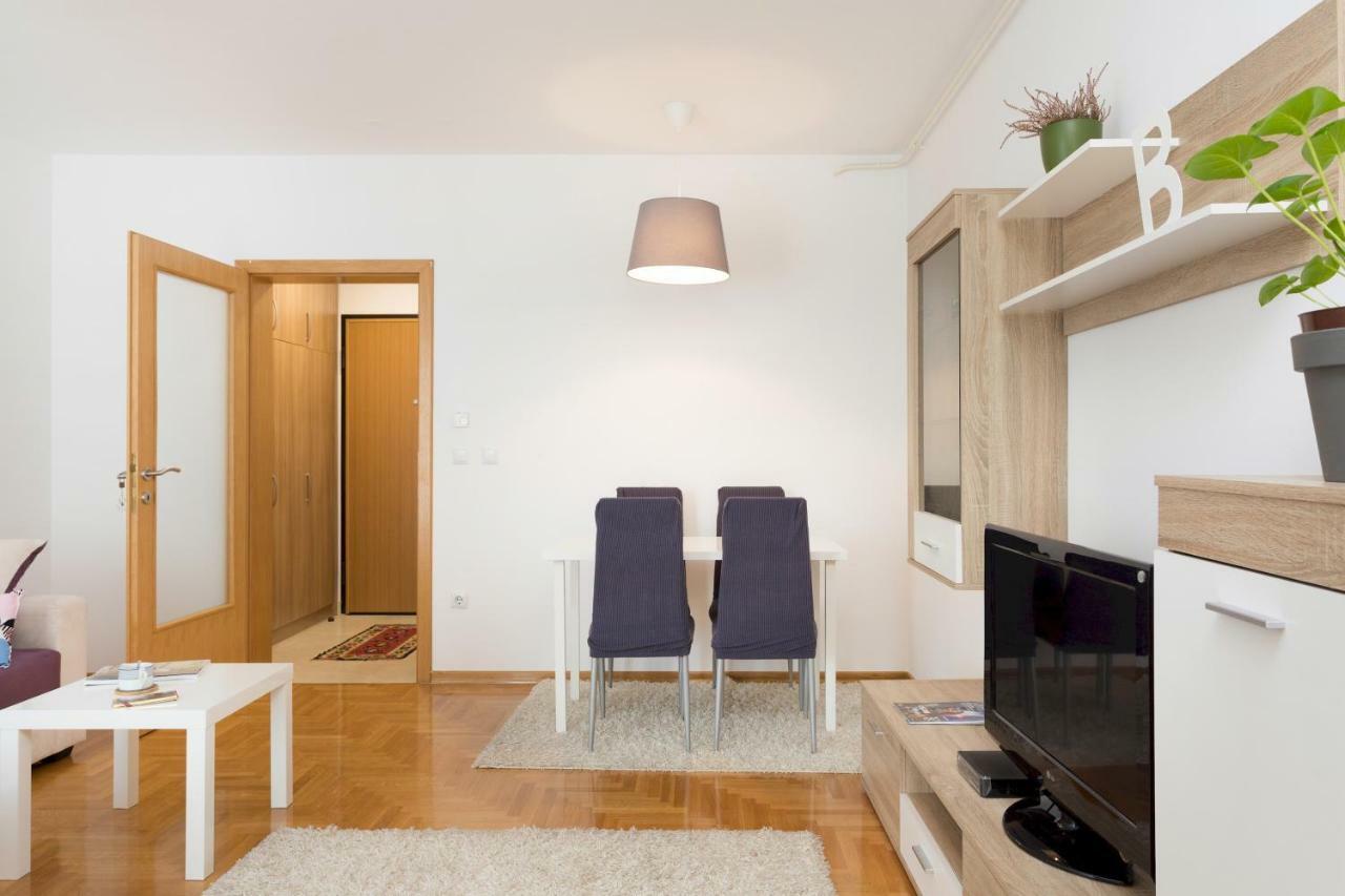 Apartment Cute And Sunny In With Balcony & Free Parking *