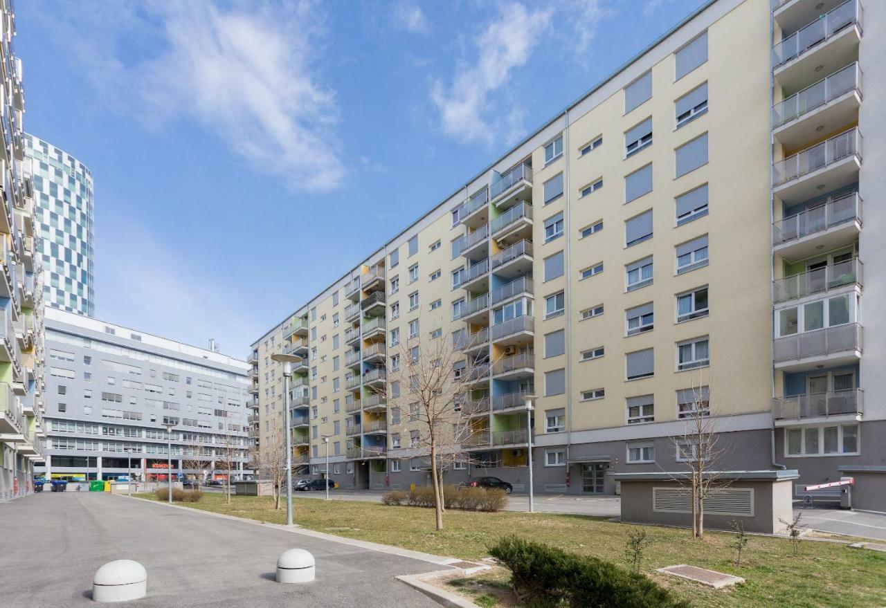 Cute And Sunny In With Balcony & Free Parking * Zagreb