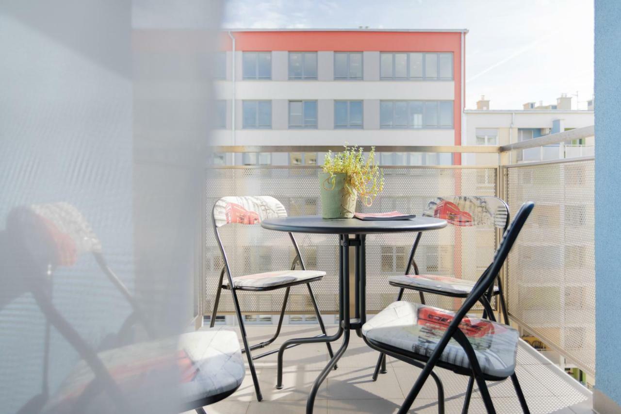 Cute And Sunny In With Balcony & Free Parking * Zagreb